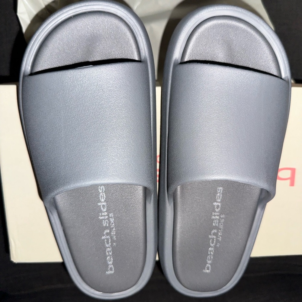 NIB J/SLIDES Beach Slides Gray Women 7